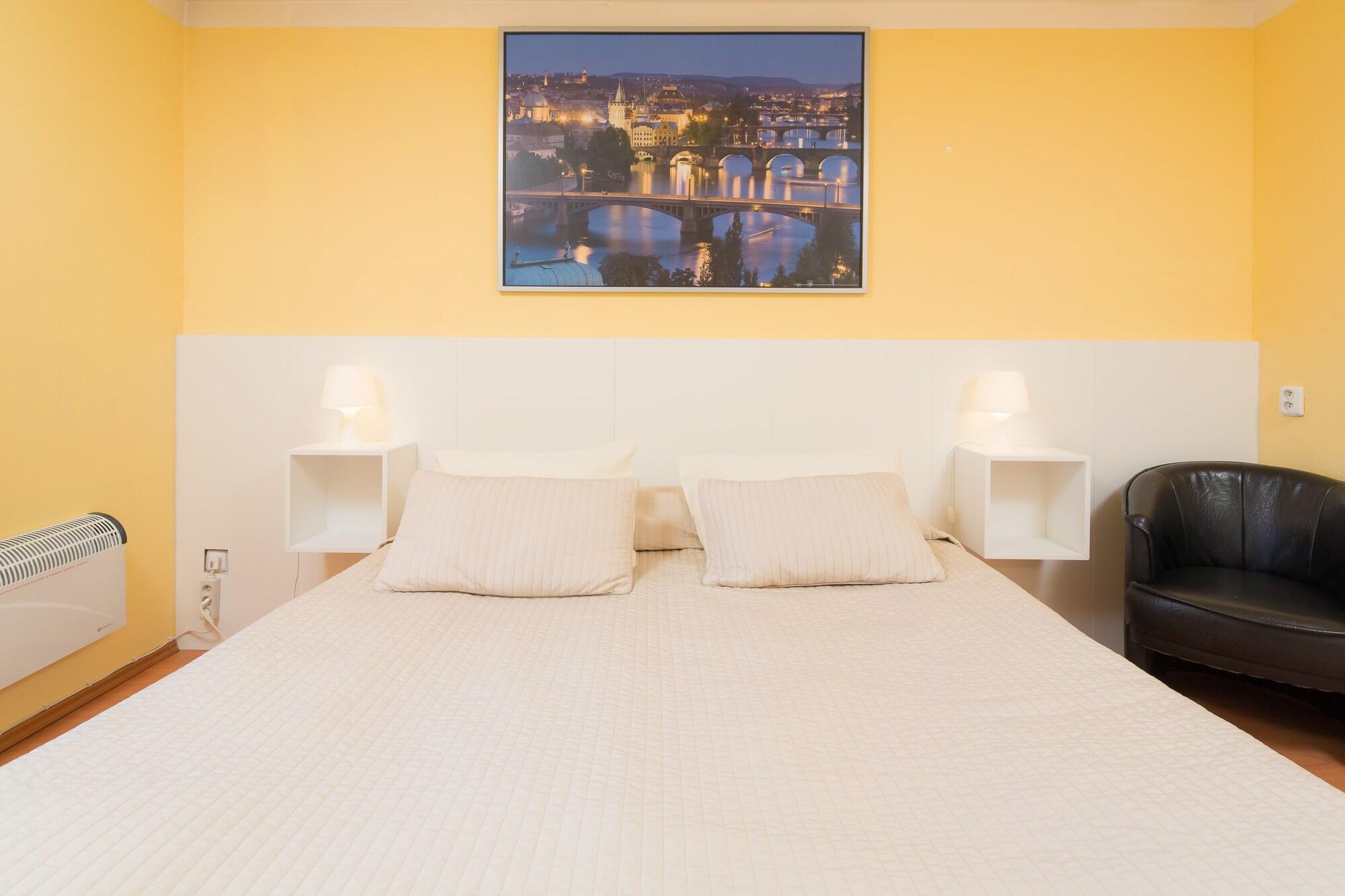 City Lounge Crown Hotel Прага Экстерьер фото