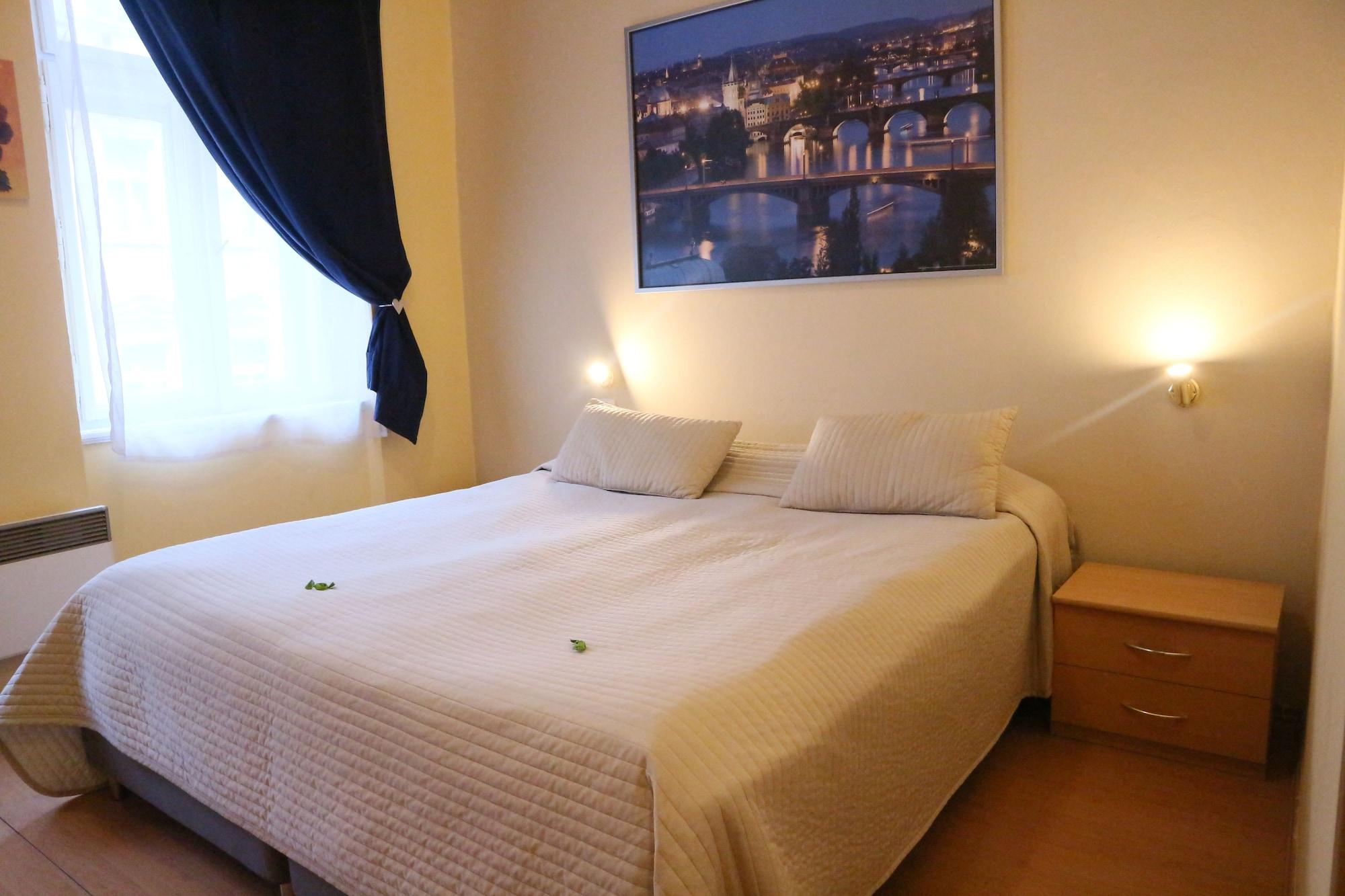 City Lounge Crown Hotel Прага Экстерьер фото