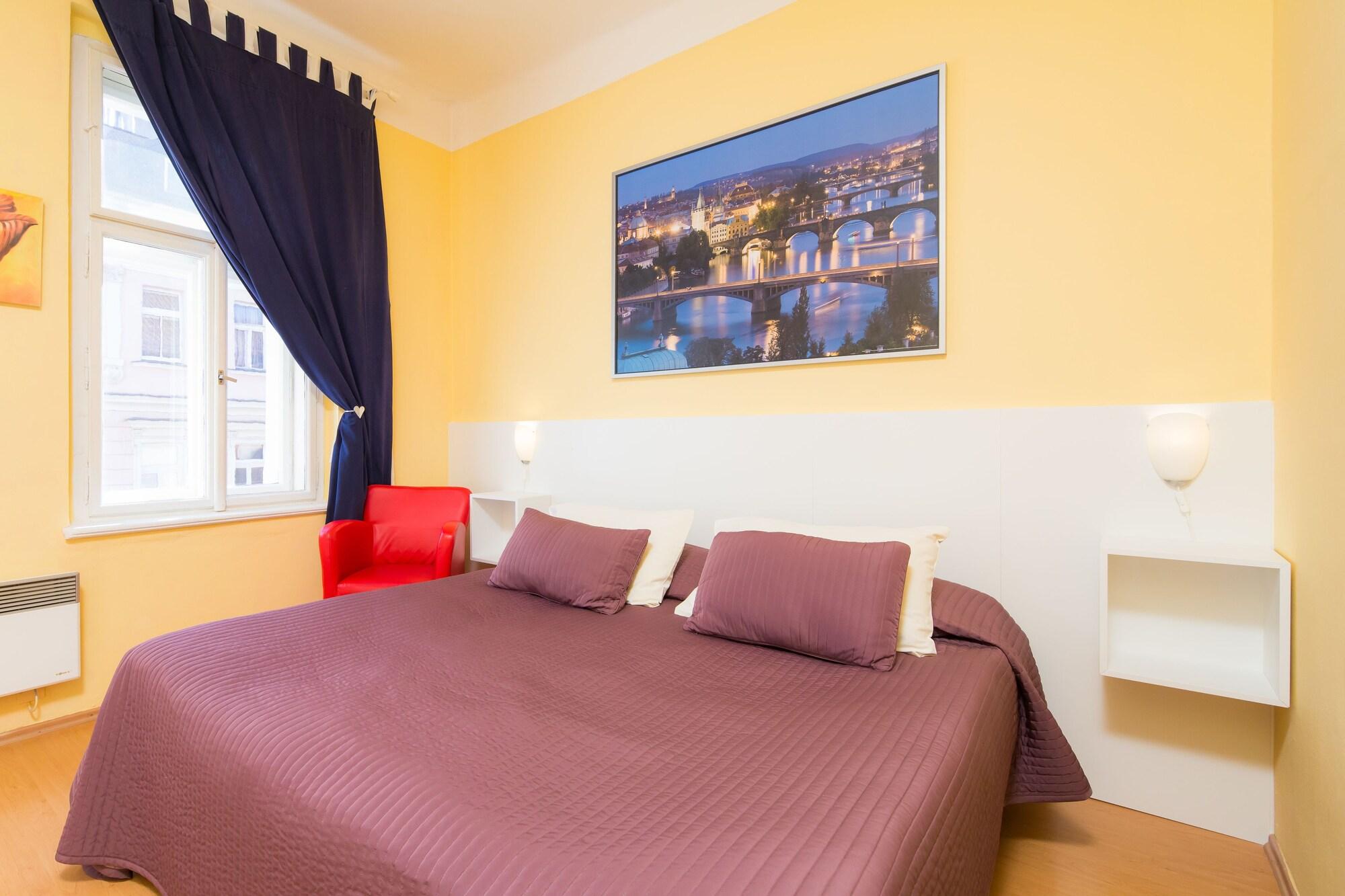 City Lounge Crown Hotel Прага Экстерьер фото