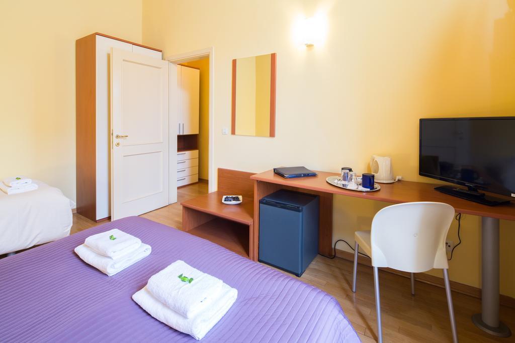 City Lounge Crown Hotel Прага Экстерьер фото