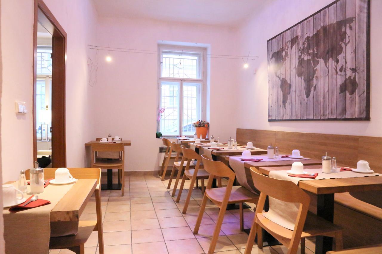 City Lounge Crown Hotel Прага Экстерьер фото