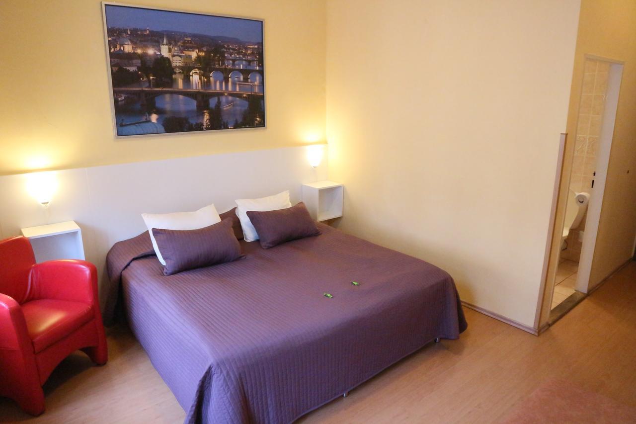City Lounge Crown Hotel Прага Экстерьер фото