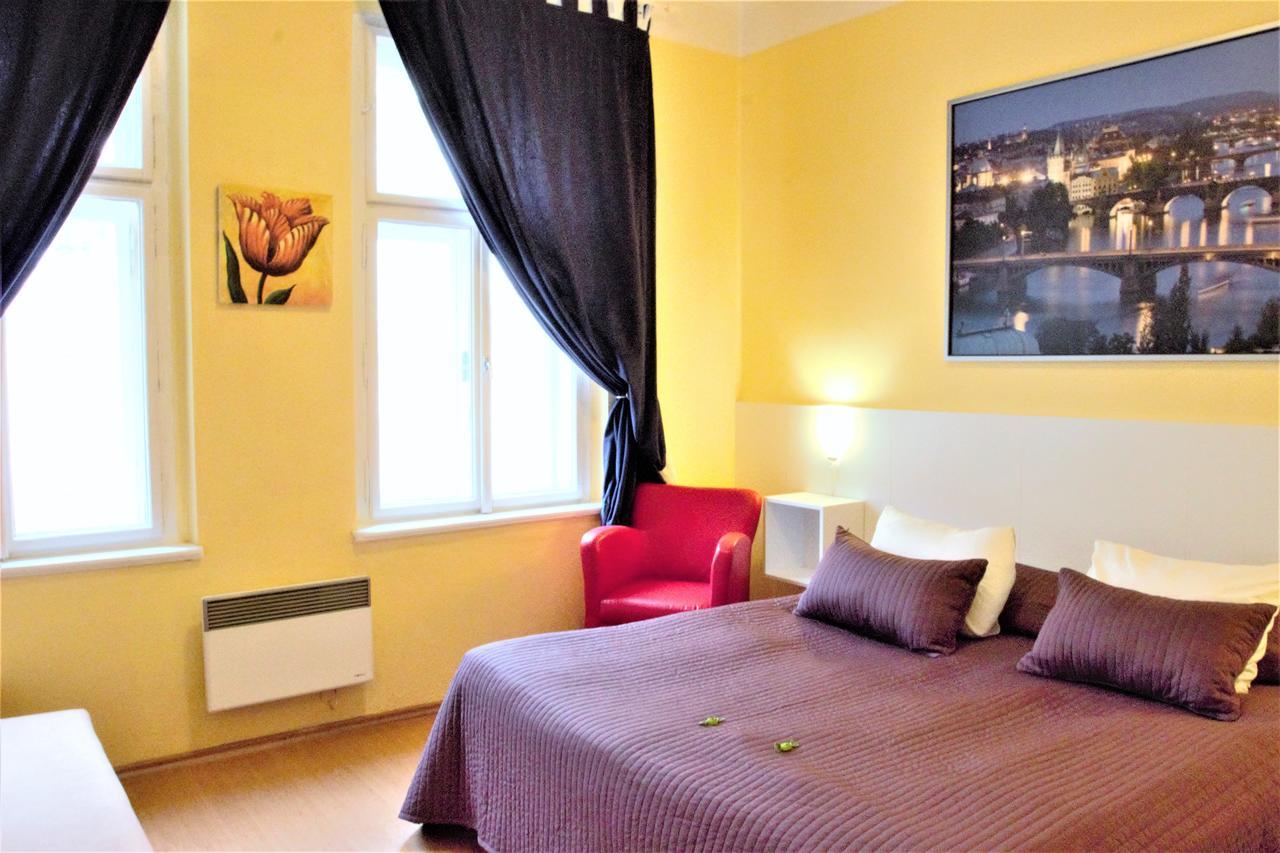 City Lounge Crown Hotel Прага Экстерьер фото