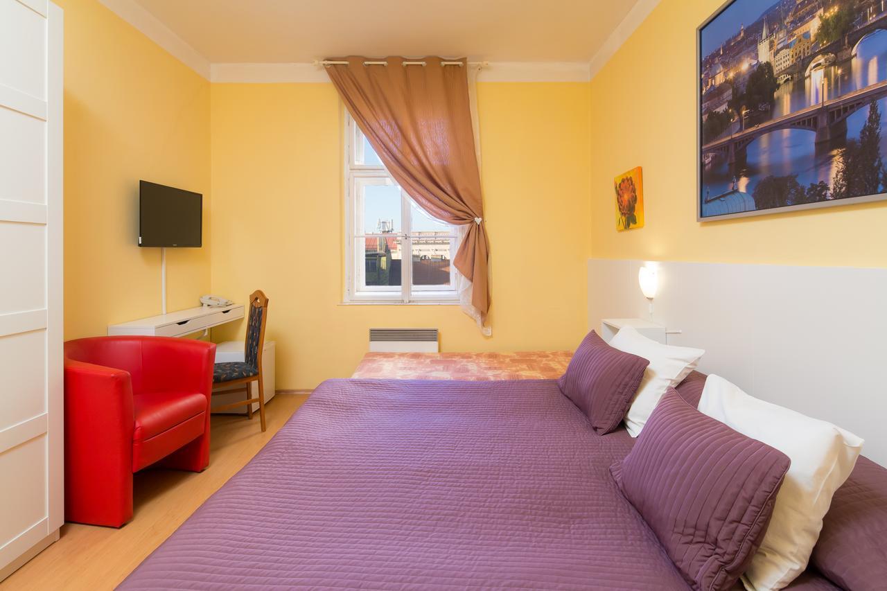City Lounge Crown Hotel Прага Экстерьер фото